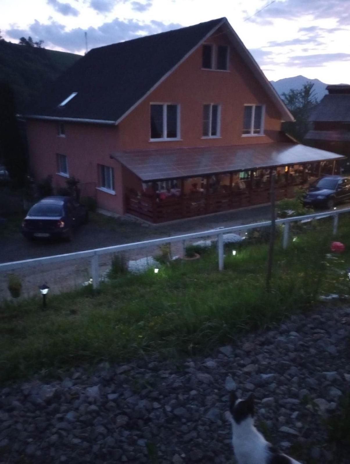 Casa Geanina Panzió Kolibica Kültér fotó