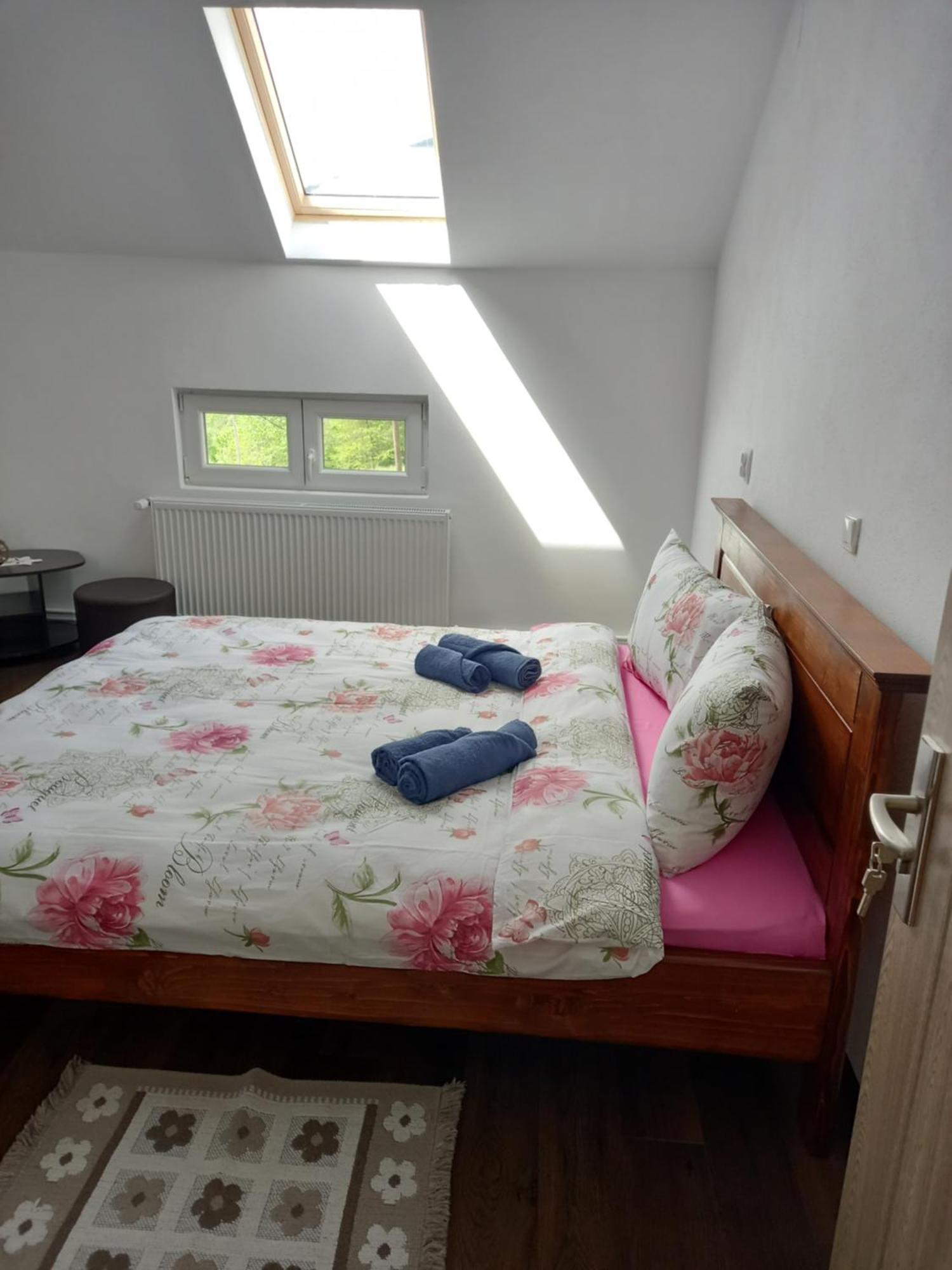 Casa Geanina Panzió Kolibica Kültér fotó