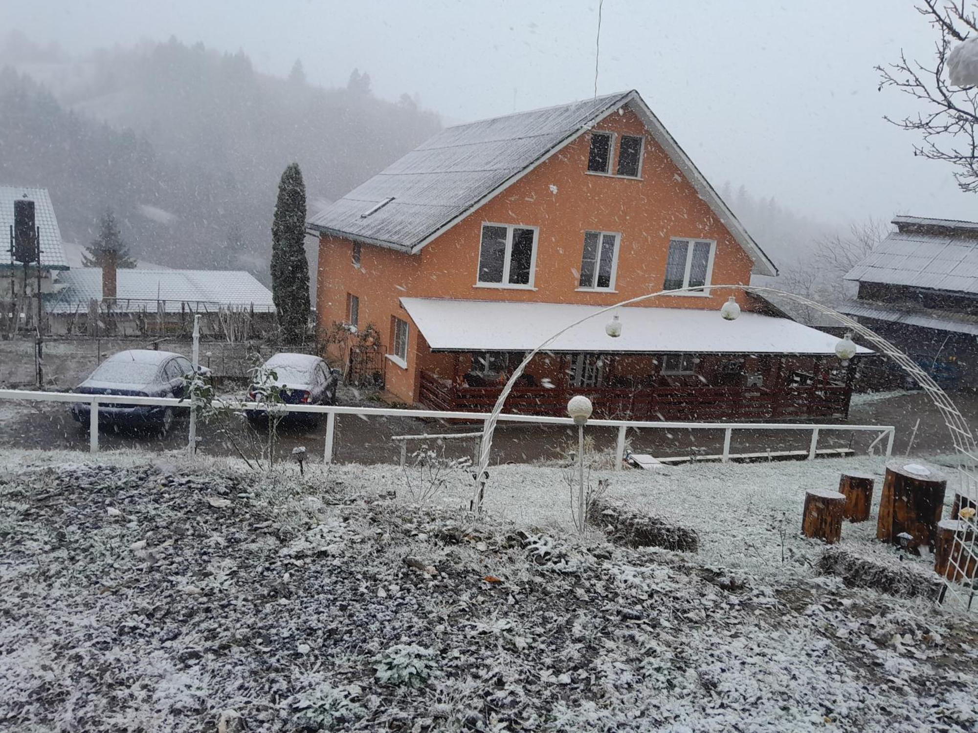 Casa Geanina Panzió Kolibica Kültér fotó